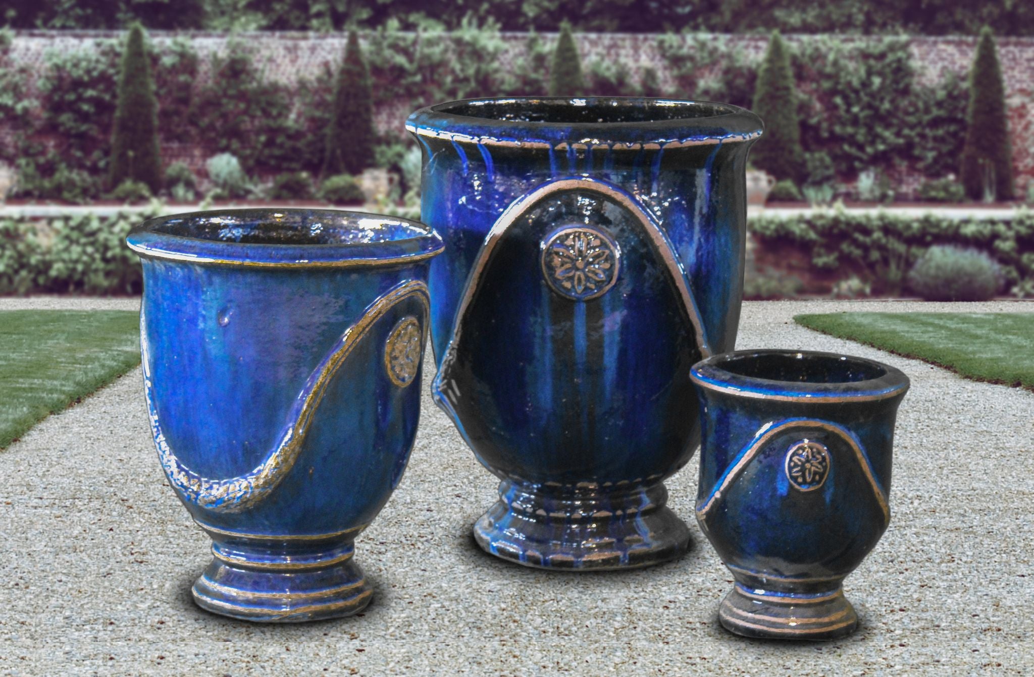 ANTIQUE_OCEAN_ROSETTE_URN_SET_OF_3 - Cast Stone International 