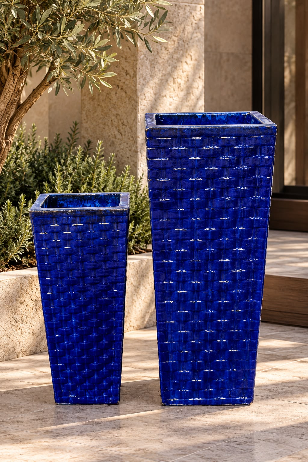 Beverly Square Urns