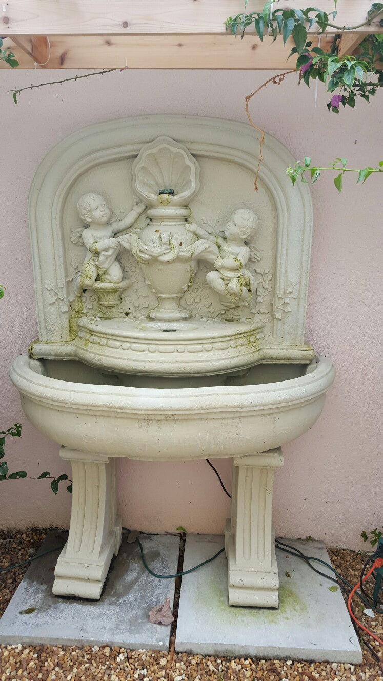 GRANDE_CHERUBS_LAVABO_FOUNTAIN - Cast Stone International 