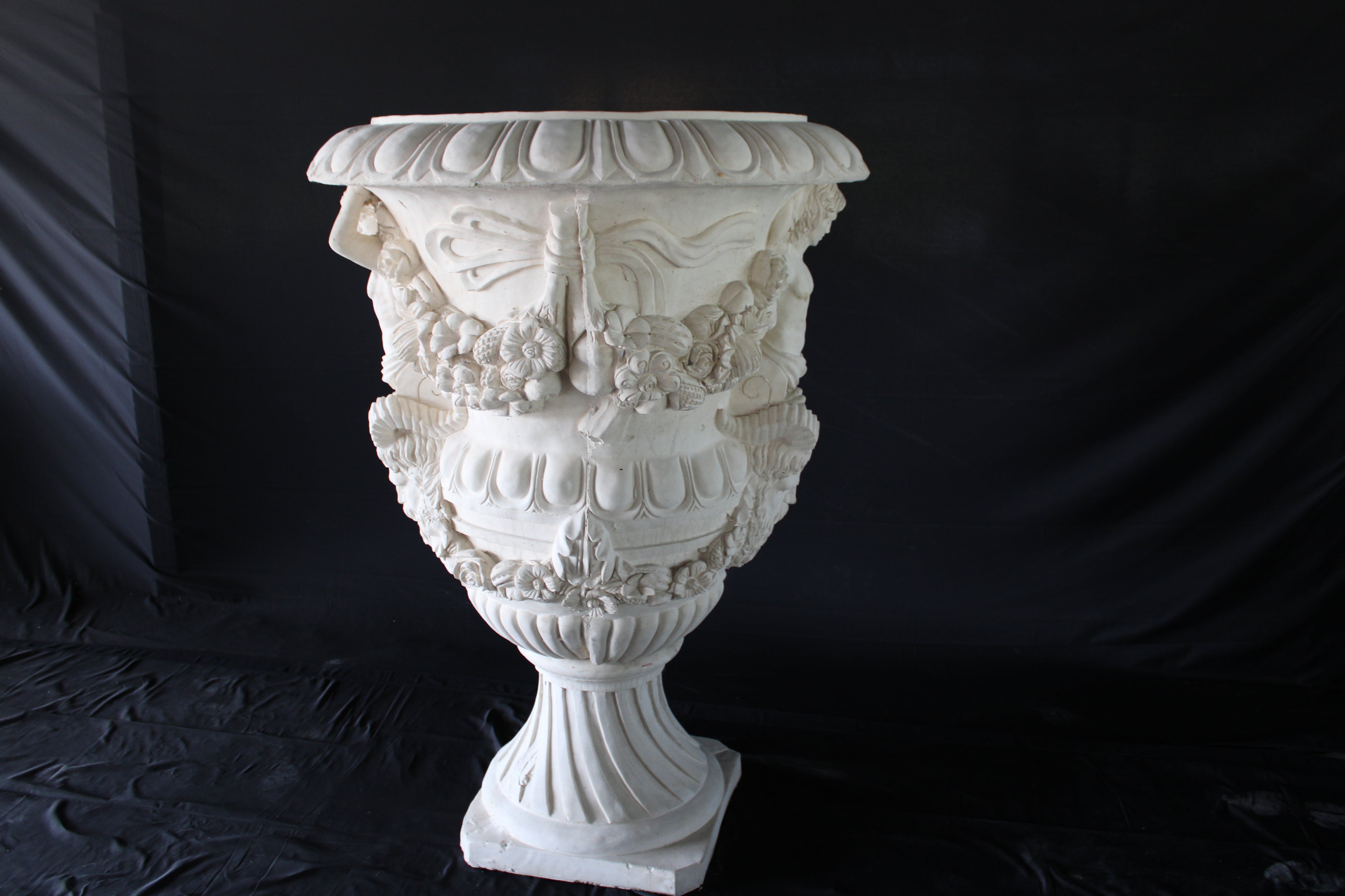 Imperiale_Urn - Cast Stone International 