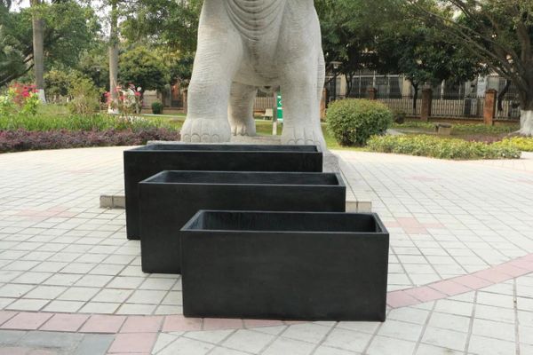 MOSCOW_RECTANGULAR_PLANTERS - Cast Stone International 