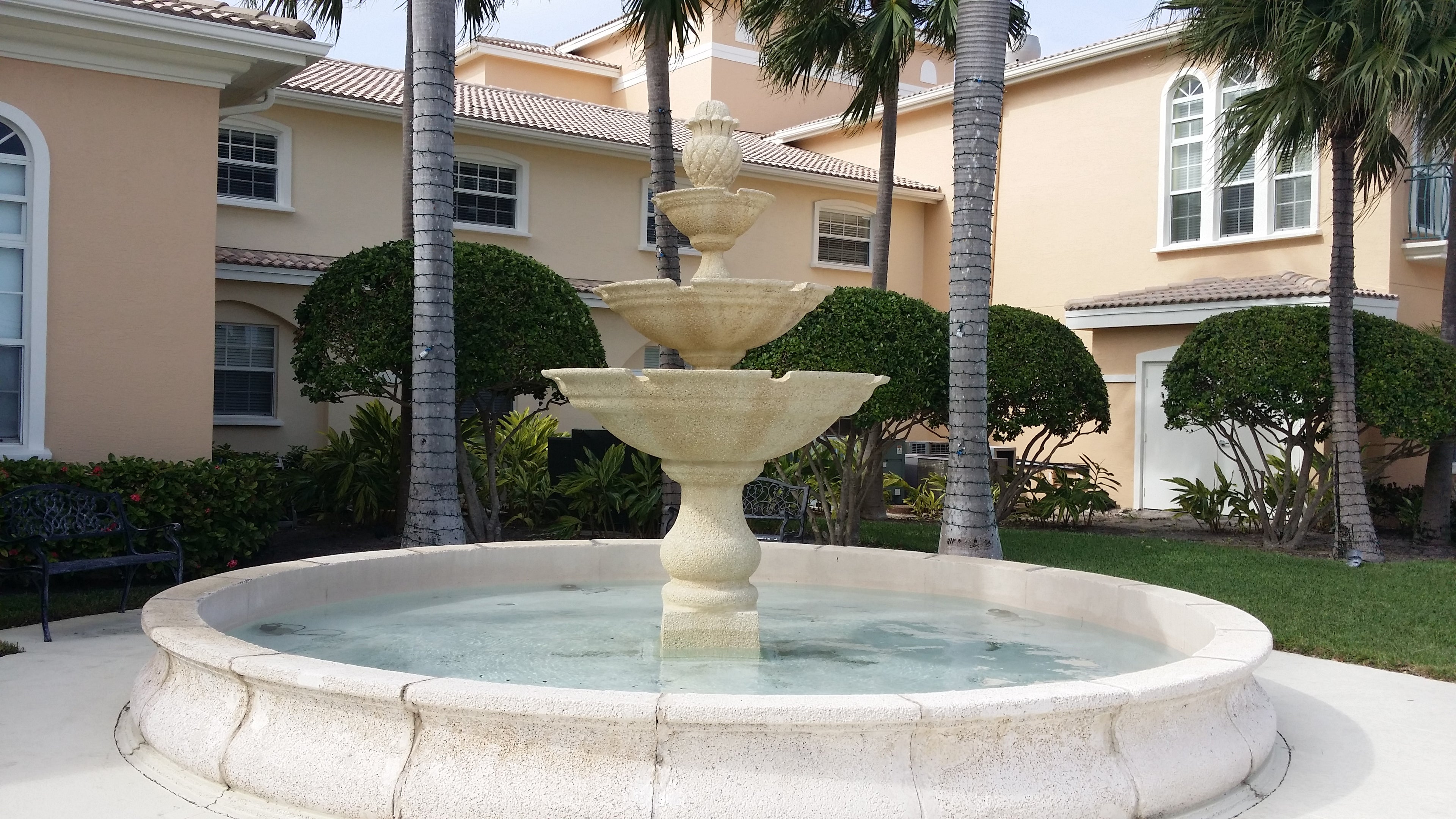PALM_BEACH_W_CARVED_PINEAPPLE_WATER_FOUNTAIN_3 - Cast Stone International 