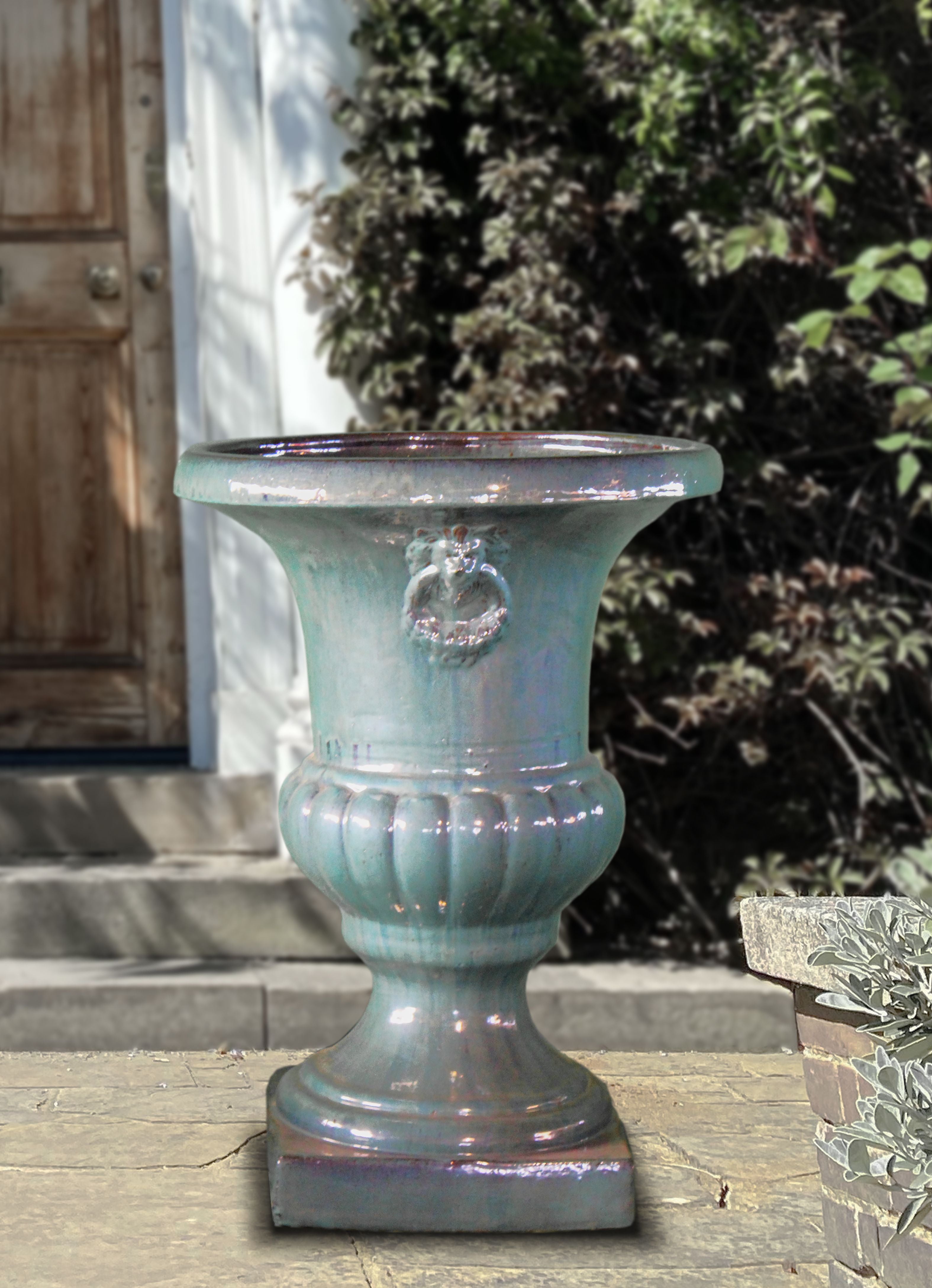 THE_HAMPTONS_URN - Cast Stone International 